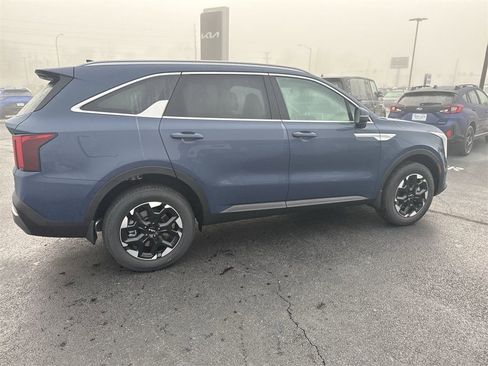 New 2026 Kia Sorento S image 4