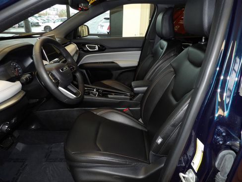 Used 2024 Jeep Compass Limited image 25