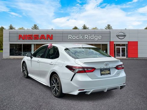 Used 2023 Toyota Camry SE FWD image 4