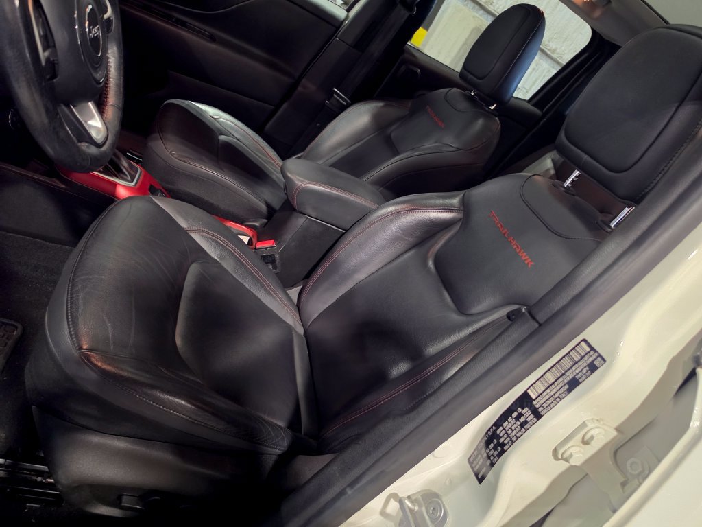 Used 2021 Jeep Renegade Trailhawk w/ Sun & Sound Group AWD/4WD image 6