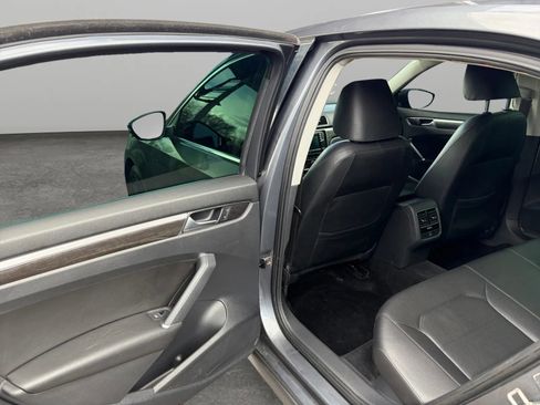 Used 2016 Volkswagen Passat 1.8T SE image 12