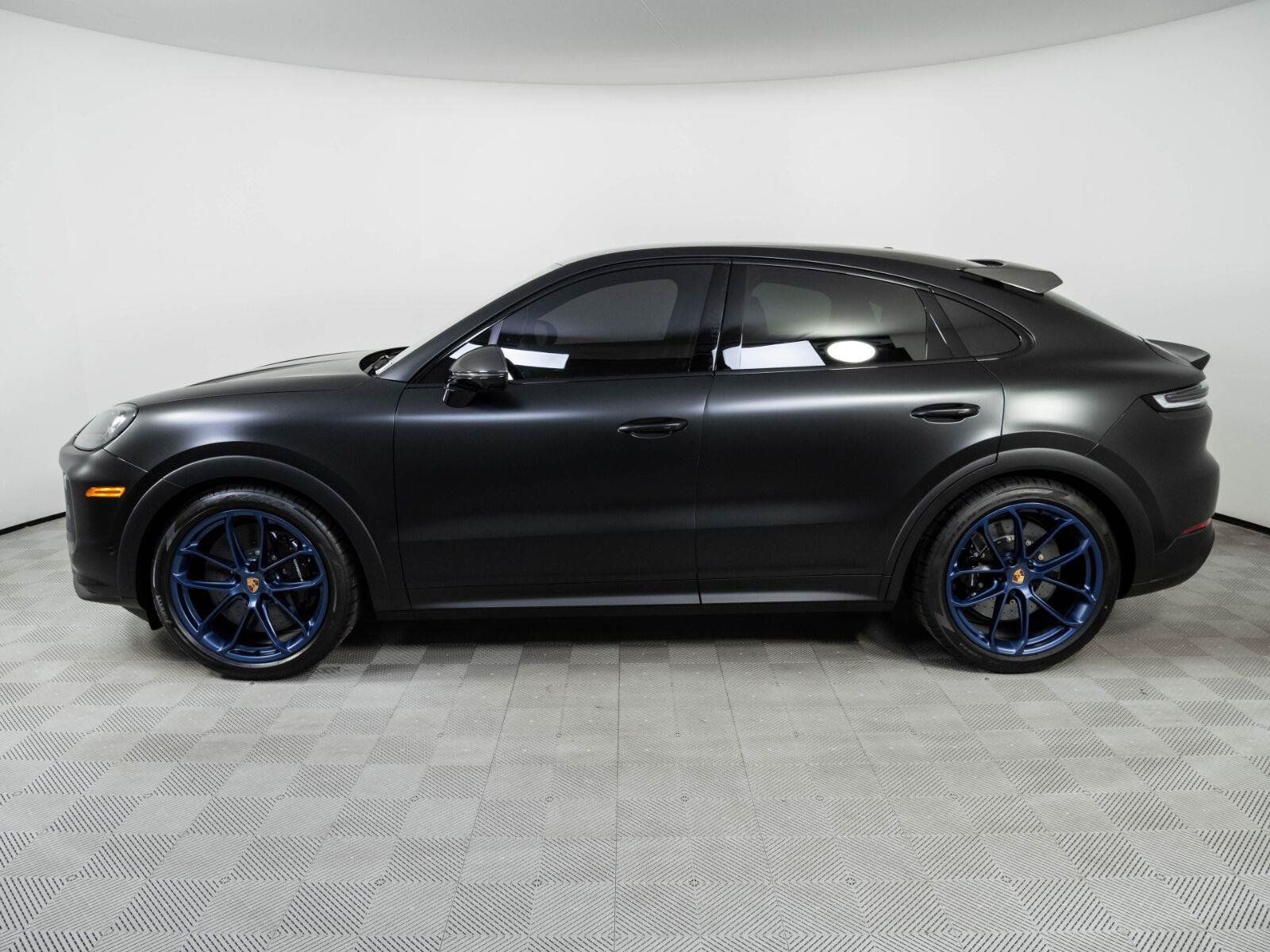 New 2026 Porsche Cayenne Turbo GT AWD/4WD image 2