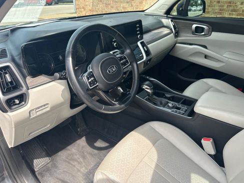 Used 2021 Kia Sorento EX w/ Panoramic Sunroof Package FWD image 19