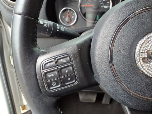 Used 2018 Jeep Wrangler Sport AWD/4WD image 13