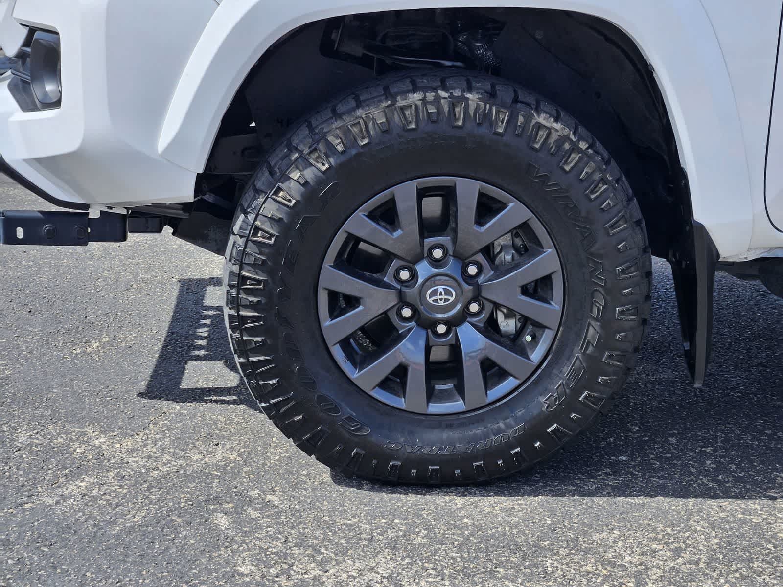 Used 2023 Toyota Tacoma SR5 RWD image 9