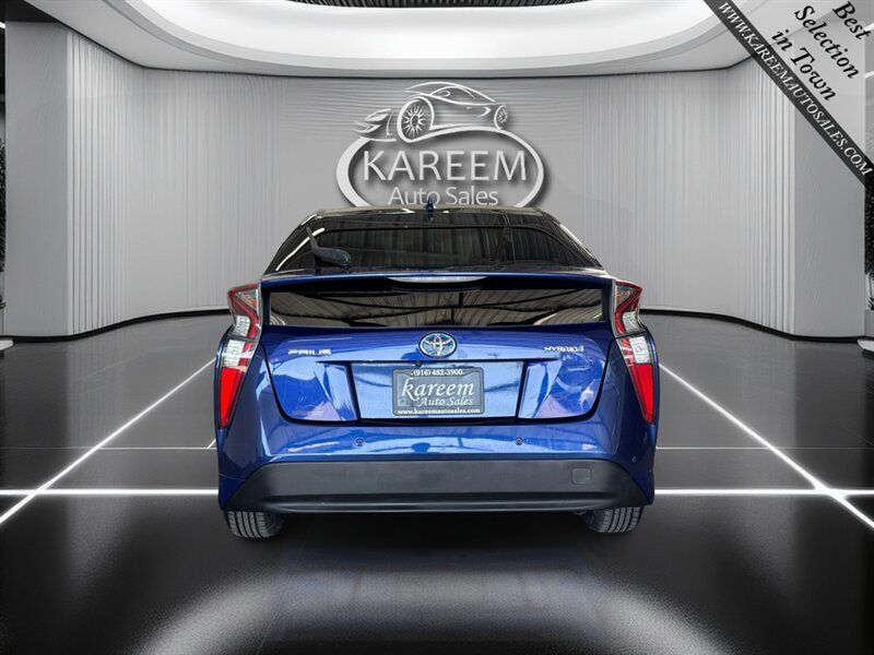 Used 2018 Toyota Prius Three FWD image 6