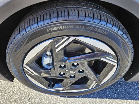 Used 2025 Kia K4 EX image 19