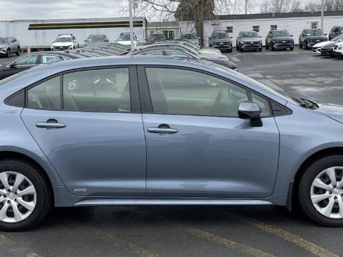 Used 2024 Toyota Corolla LE AWD/4WD image 6
