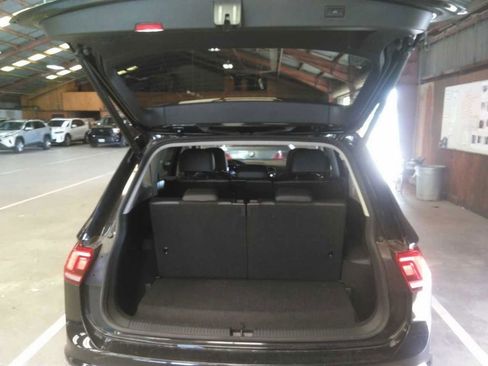 Used 2024 Volkswagen Tiguan SE image 5