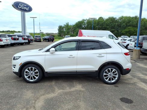 Used 2019 Lincoln MKC Select w/ Select Plus Package FWD image 2