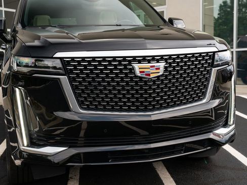 Used 2022 Cadillac Escalade ESV Premium Luxury AWD/4WD image 5