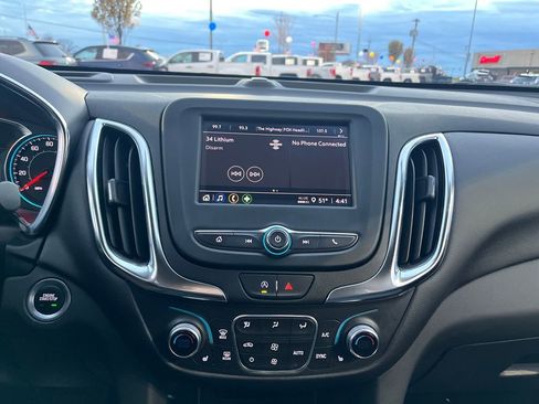 Used 2024 Chevrolet Equinox LT image 30