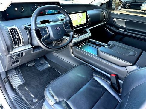 Used 2025 Ford Expedition Platinum w/ Driver's Package image 13