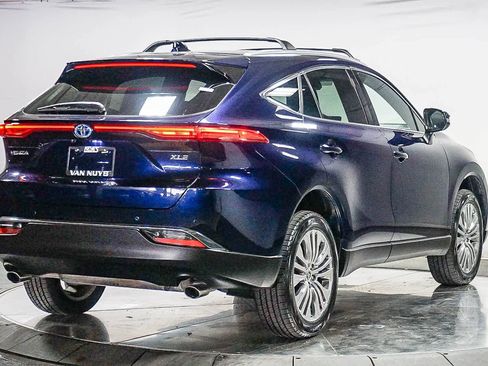 Used 2023 Toyota Venza XLE AWD/4WD image 11