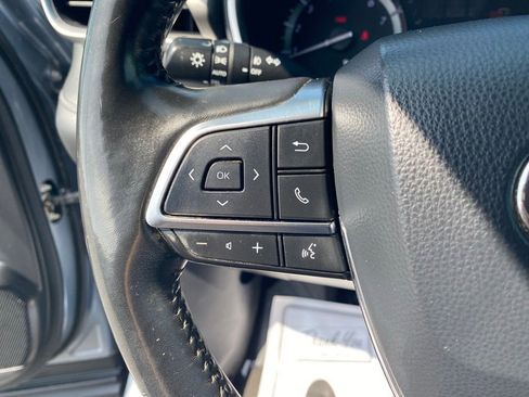 Used 2020 Toyota Highlander XLE FWD image 16