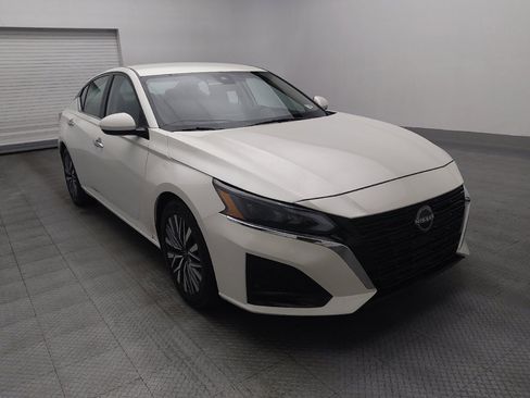 Used 2023 Nissan Altima 2.5 SV image 13