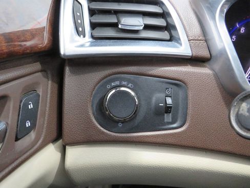 Used 2014 Cadillac SRX Luxury image 23