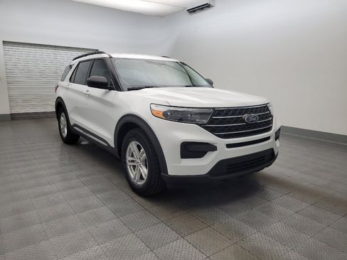 Used 2021 Ford Explorer XLT image 13