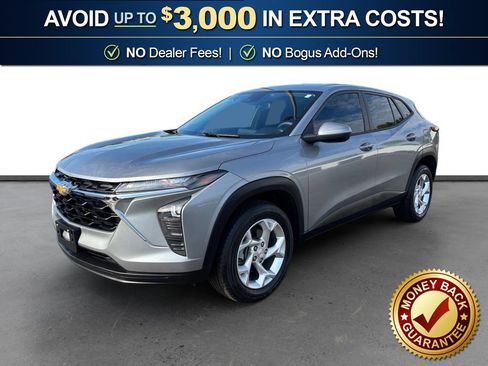 Used 2024 Chevrolet Trax LS w/ LS Convenience Package FWD image 1