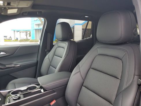 New 2026 Chevrolet Equinox LT w/ Convenience Package II FWD image 13