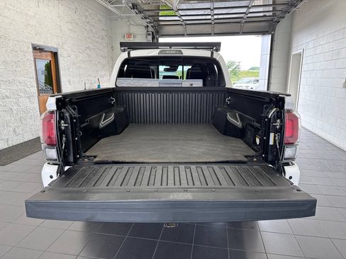 Used 2019 Toyota Tacoma TRD Pro AWD/4WD image 10
