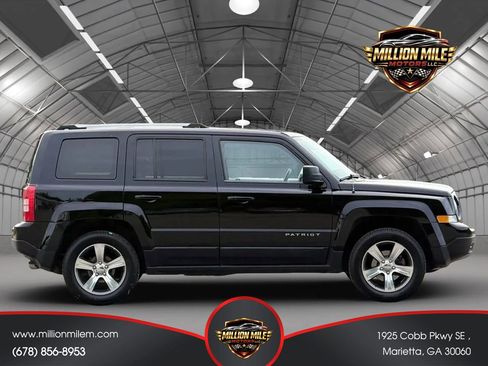 Used 2017 Jeep Patriot High Altitude AWD/4WD image 7
