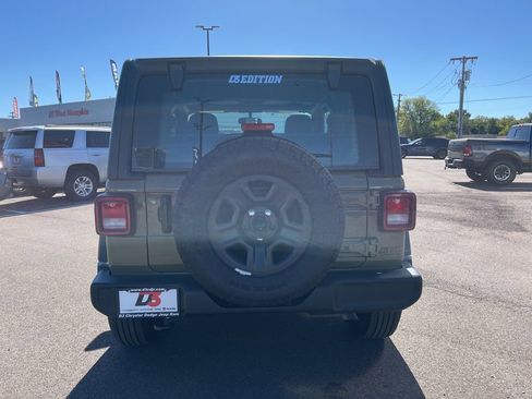 Used 2025 Jeep Wrangler Sport image 7