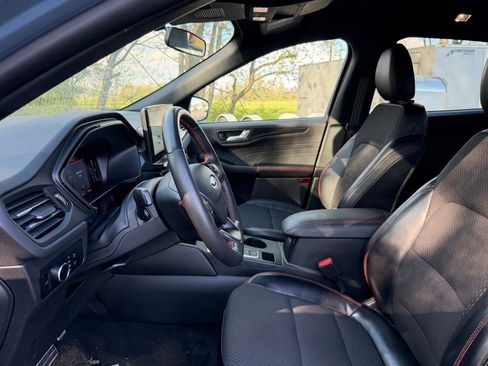 Used 2024 Ford Escape ST-Line w/ Tech Pack #1 image 9