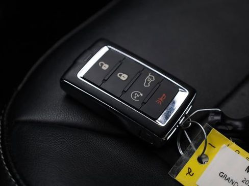 Used 2022 Jeep Grand Cherokee L Limited image 32