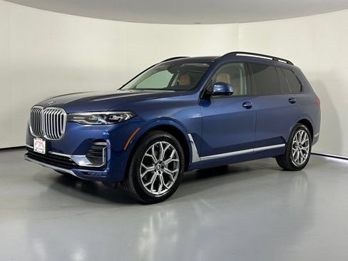 Used 2022 BMW X7 xDrive40i w/ Premium Package AWD/4WD image 3