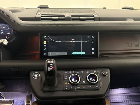 Used 2020 Land Rover Defender 110 X image 25