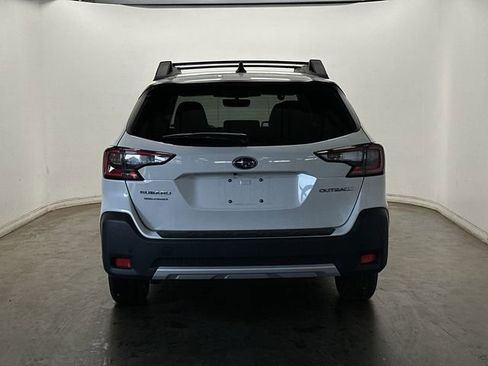 Used 2025 Subaru Outback Limited image 4