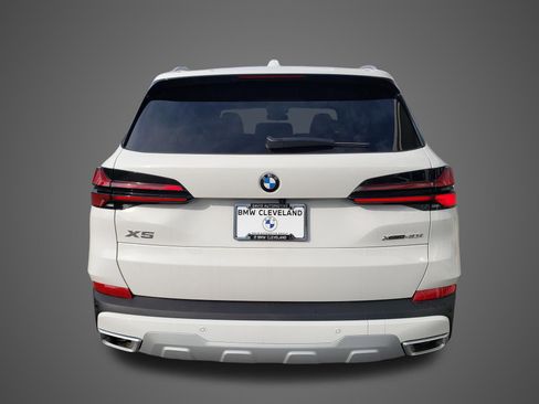 New 2026 BMW X5 xDrive40i w/ Premium Package image 7