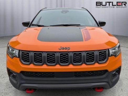 New 2026 Jeep Compass Trailhawk w/ Sun, Sound & Navigation Group AWD/4WD image 9