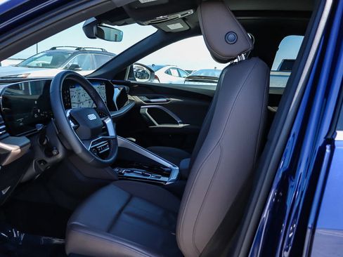 Used 2025 Audi Q5 Premium w/ Convenience Package AWD/4WD image 22