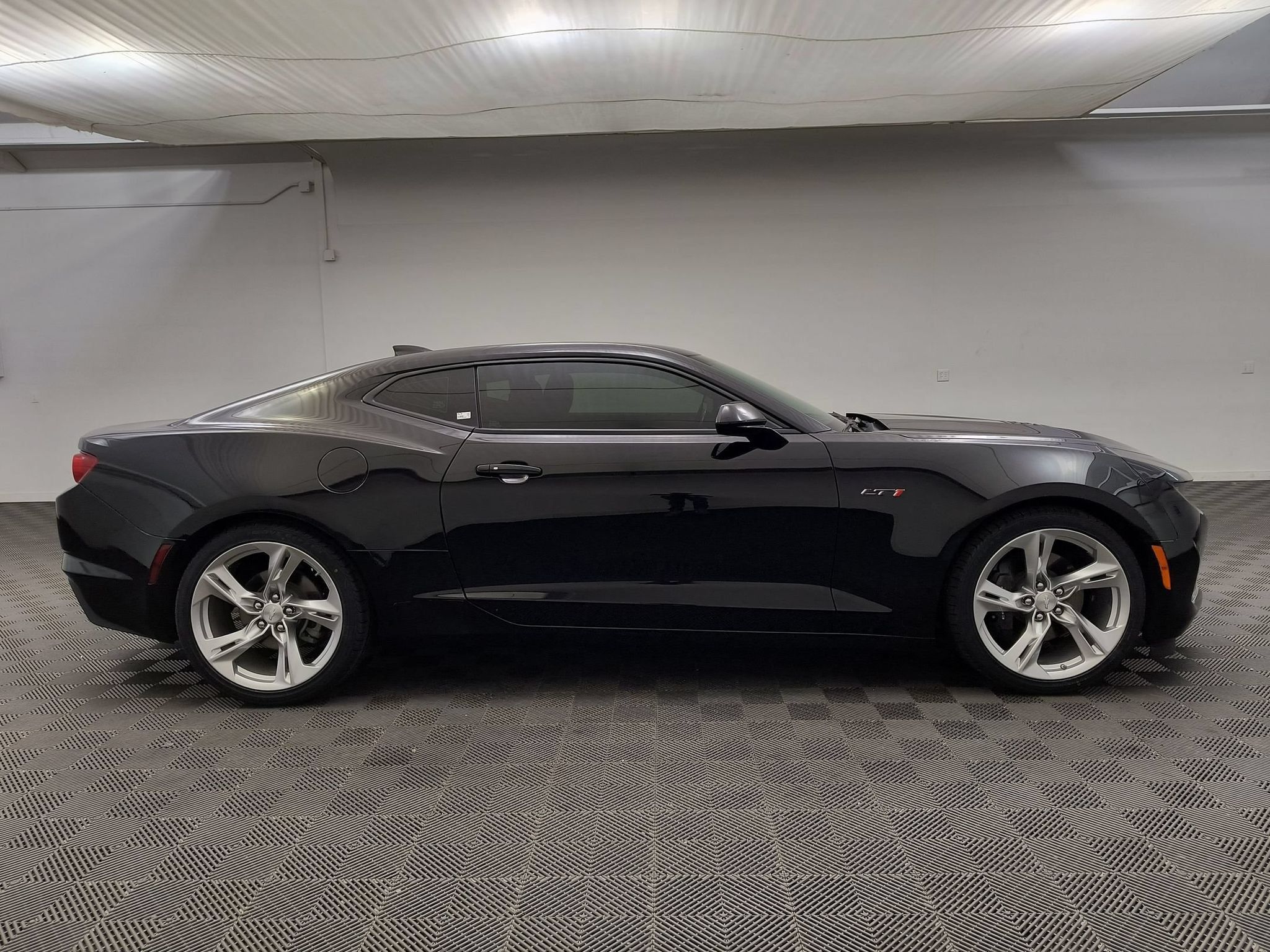 Used 2021 Chevrolet Camaro LT w/ Technology Package RWD image 8