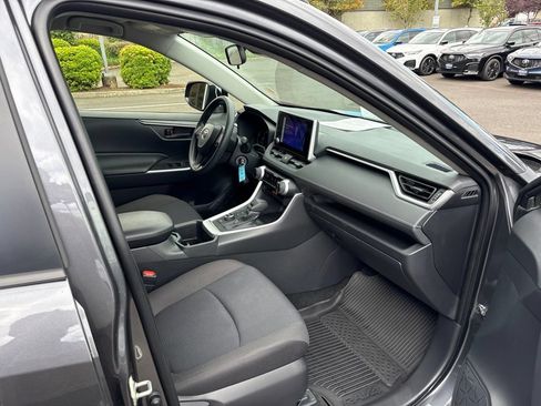Used 2025 Toyota RAV4 LE AWD/4WD image 23