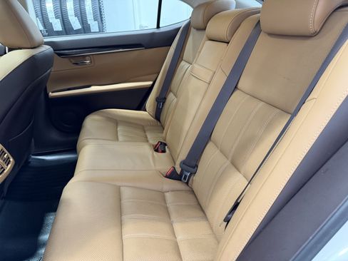 Used 2016 Lexus ES 350 w/ Luxury Package w/Wood Trim FWD image 27