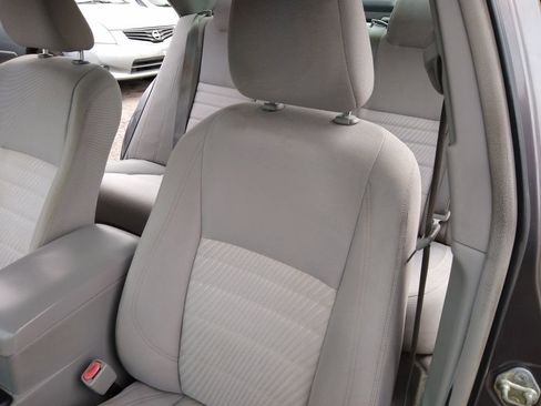 Used 2015 Toyota Camry LE image 18