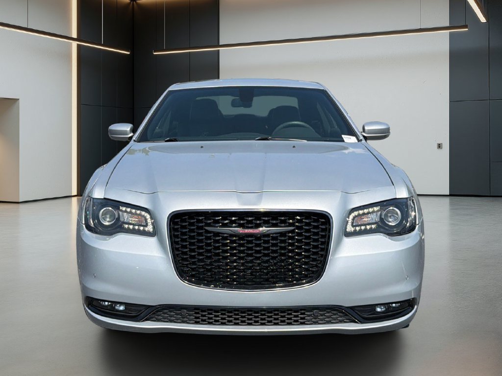 Used 2022 Chrysler 300 S RWD image 9