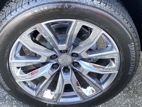 Used 2024 GMC Yukon Denali Ultimate w/ LPO, Floor Liner Package image 26