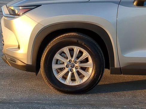 Certified 2025 Toyota Grand Highlander XLE image 7