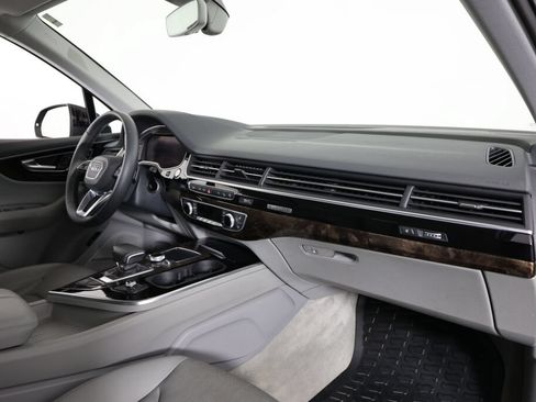 Used 2017 Audi Q7 3.0T Premium Plus w/ Premium Plus Package AWD/4WD image 24
