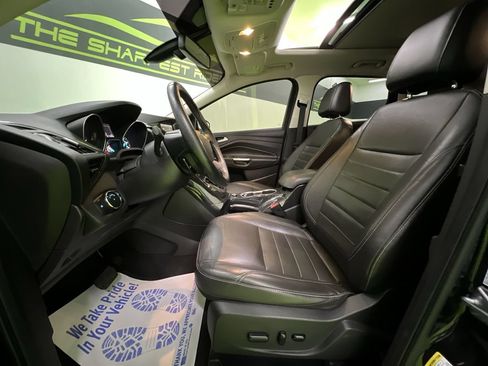 Used 2015 Ford Escape Titanium w/ Equipment Group 301A AWD/4WD image 17