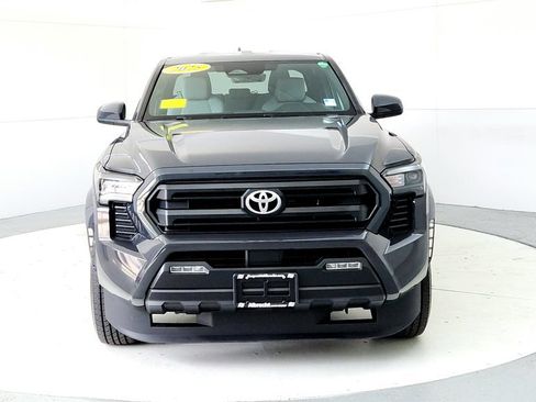 Certified 2025 Toyota Tacoma SR5 AWD/4WD image 8