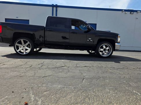 Used 2018 Chevrolet Silverado 1500 LT w/ Texas Edition RWD image 3
