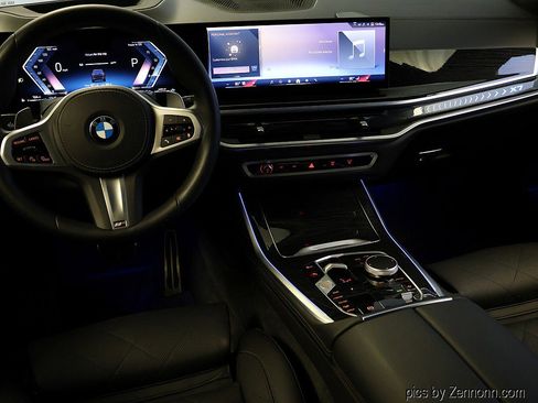 Certified 2025 BMW X7 xDrive40i w/ M Sport Package image 17