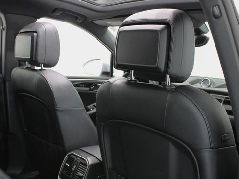 Used 2017 Porsche Macan S image 42