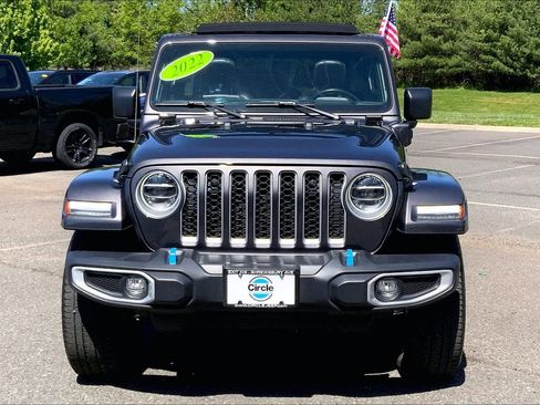 Used 2022 Jeep Wrangler Unlimited Sahara w/ Cold Weather Group AWD/4WD image 3