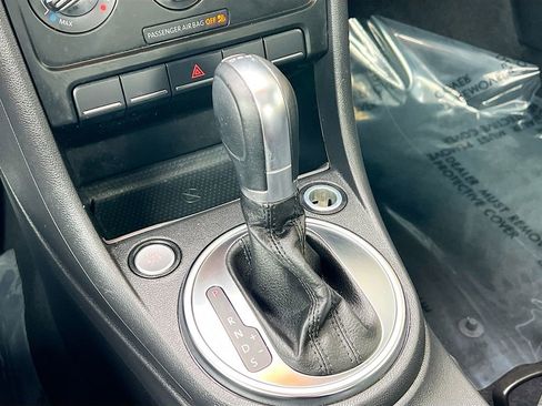 Used 2013 Volkswagen Beetle TDI image 15